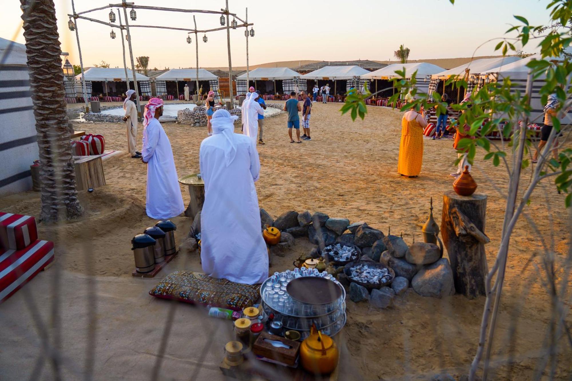 Отель Al Khayma Camp "Elite Glamping & Dining In Experience" Hunaywah Экстерьер фото